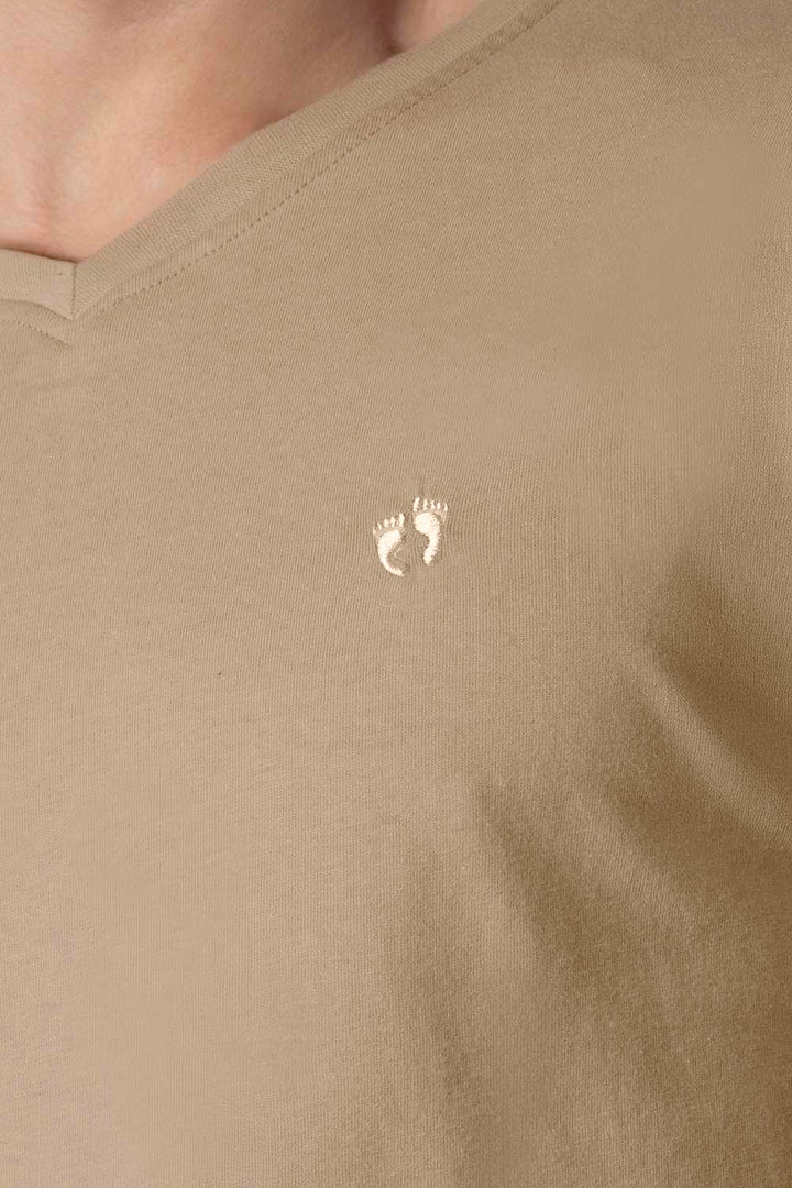 Playera básica cuello v café claro  - Hang Ten 