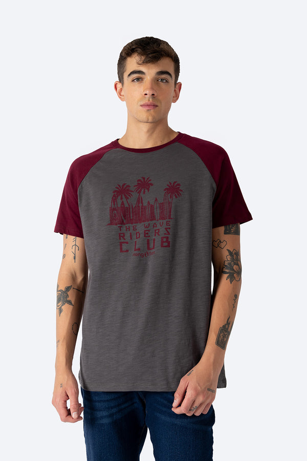 Playera combinada gris con vino - Hang Ten
