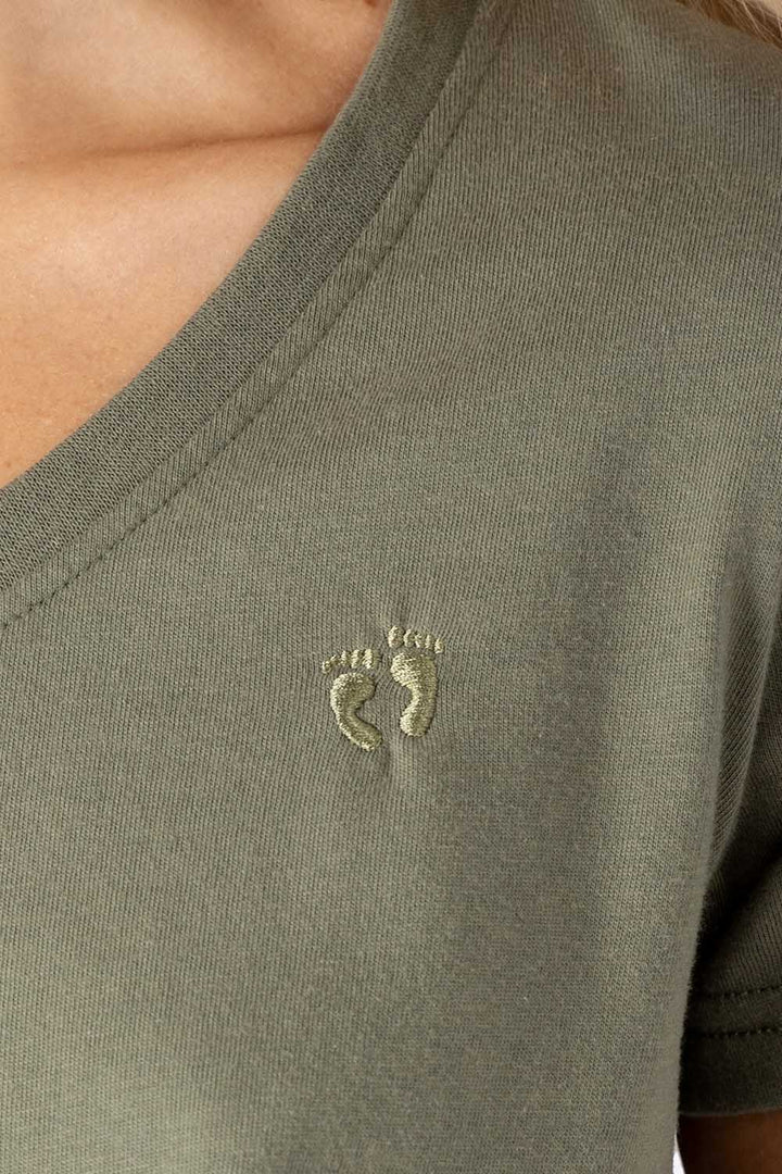 Playera básica verde oliva cuello V- Hang Ten