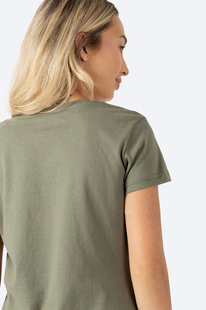 Playera básica verde oliva cuello V- Hang Ten