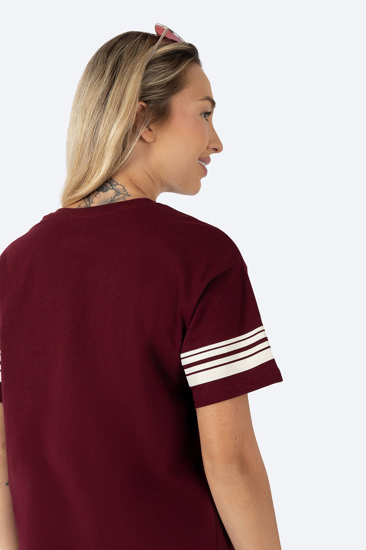 Playera boxy vino con diseño - Hang Ten