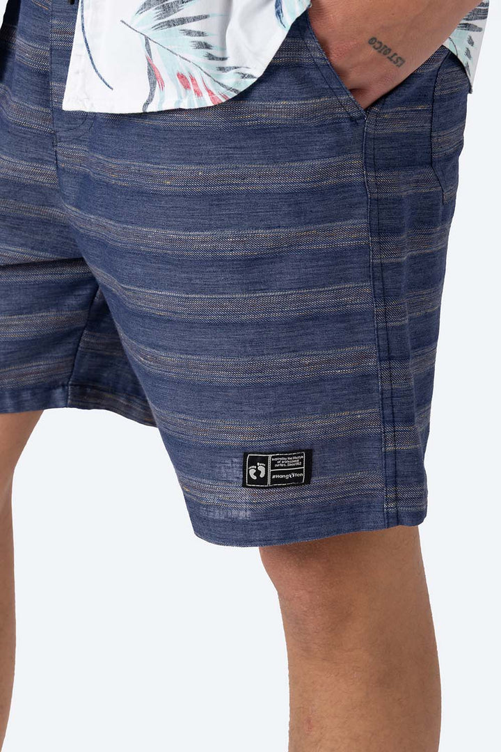 Bermuda básica azul franjas grises con jareta - Hang Ten