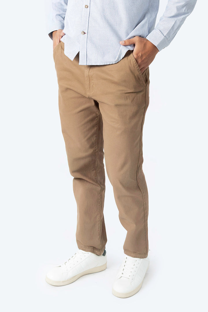 Pantalón casual slim café - Hang Ten