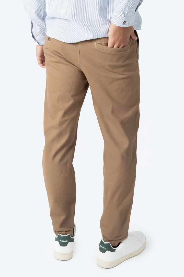 Pantalón casual slim café - Hang Ten