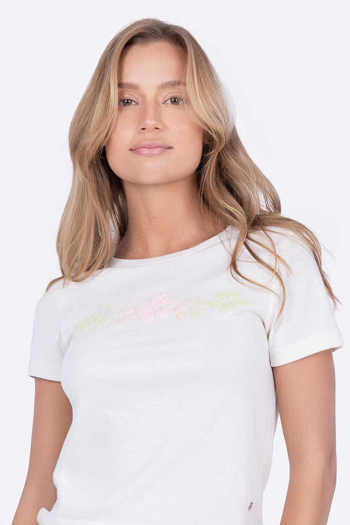 Playera beige cuello redondo con estampado floral- Hang Ten
