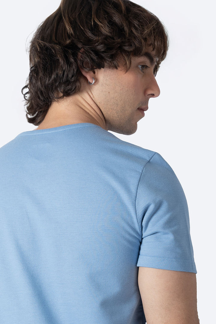 Playera azul cuello Y con textura - Hang Ten 