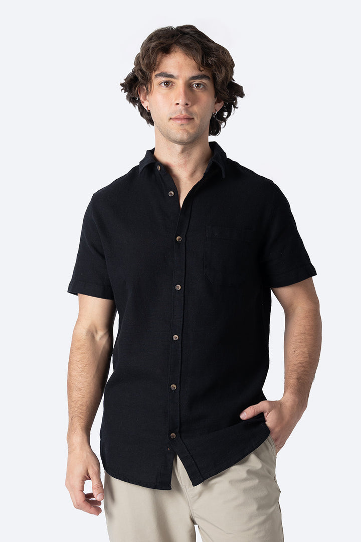 Camisa con textura en tono negro  - Hang Ten
