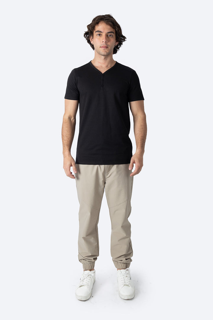 Playera negra cuello Y con textura - Hang Ten 