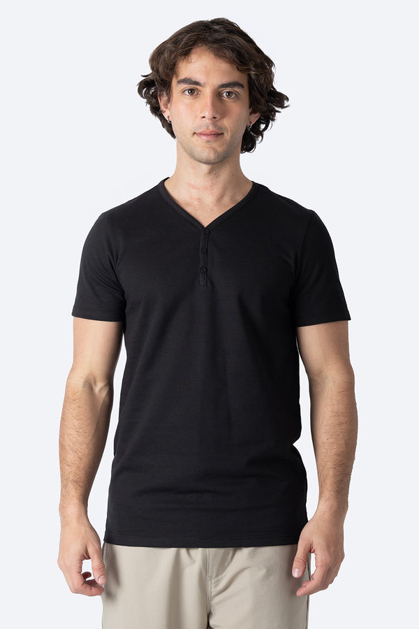 Playera negra cuello Y con textura - Hang Ten 