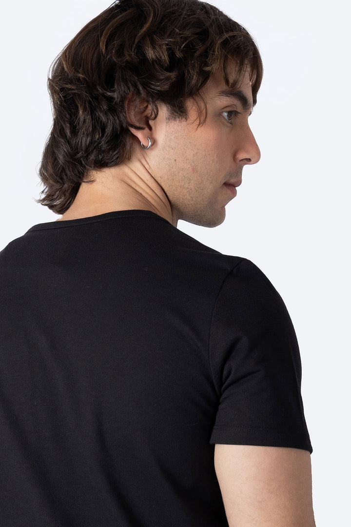 Playera negra cuello Y con textura - Hang Ten 