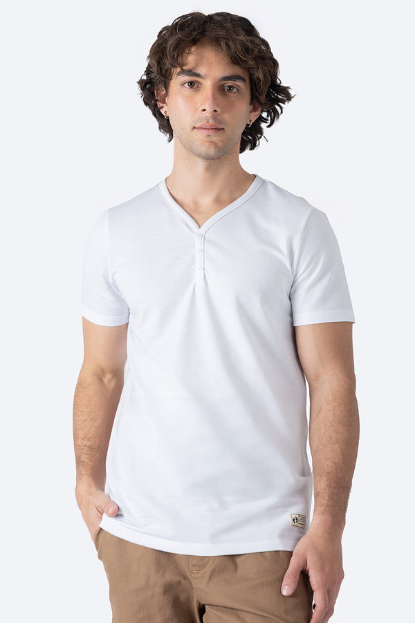 Playera blanca cuello Y con textura - Hang Ten 