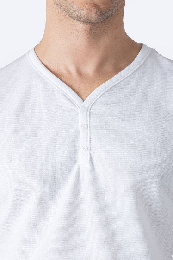 Playera blanca cuello Y con textura - Hang Ten 