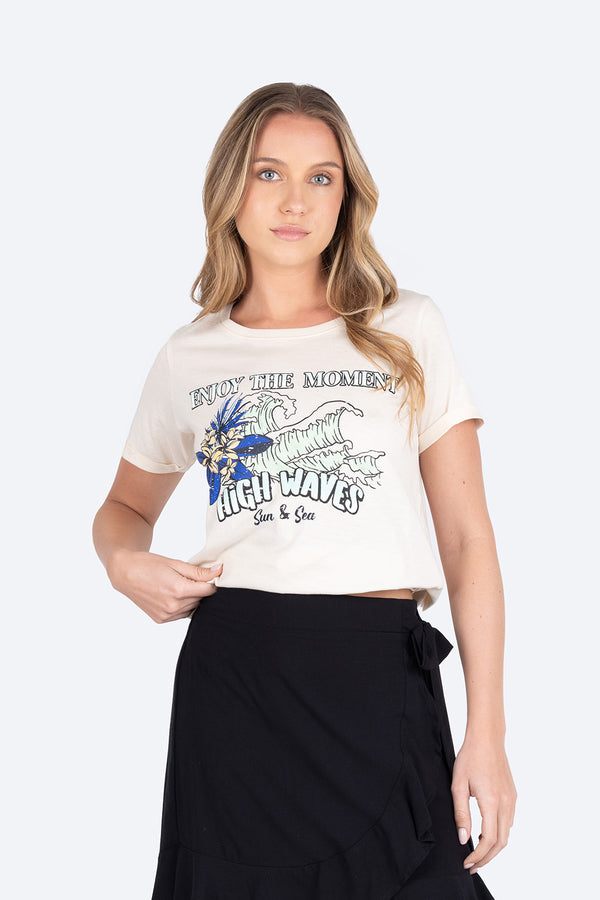 Playera estampada high waves