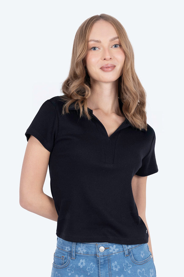 Polo negra con textura  - Hang Ten