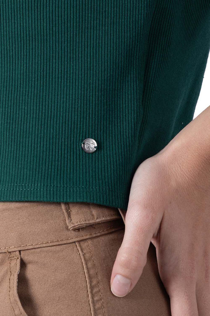 Top verde cuello V con textura - Hang Ten