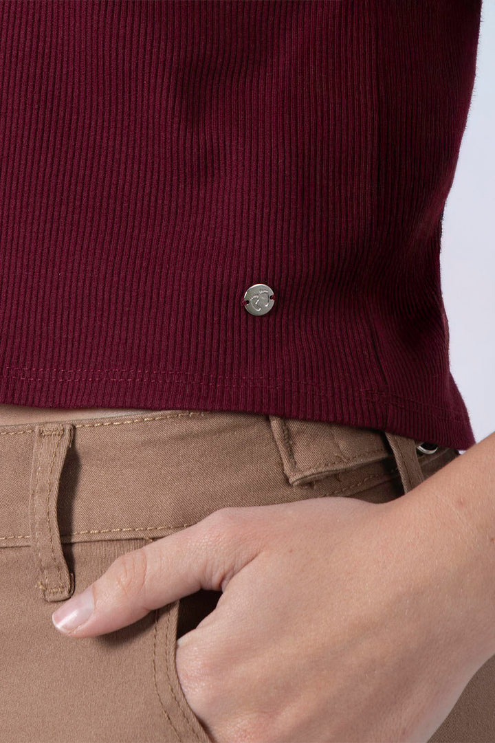 Top vino cuello V con textura - Hang Ten