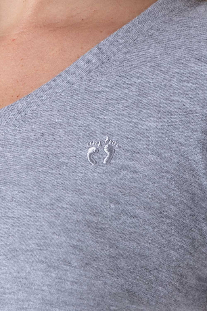 Playera básica gris cuello V - Hang Ten