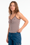 Playera de tirantes rayada café